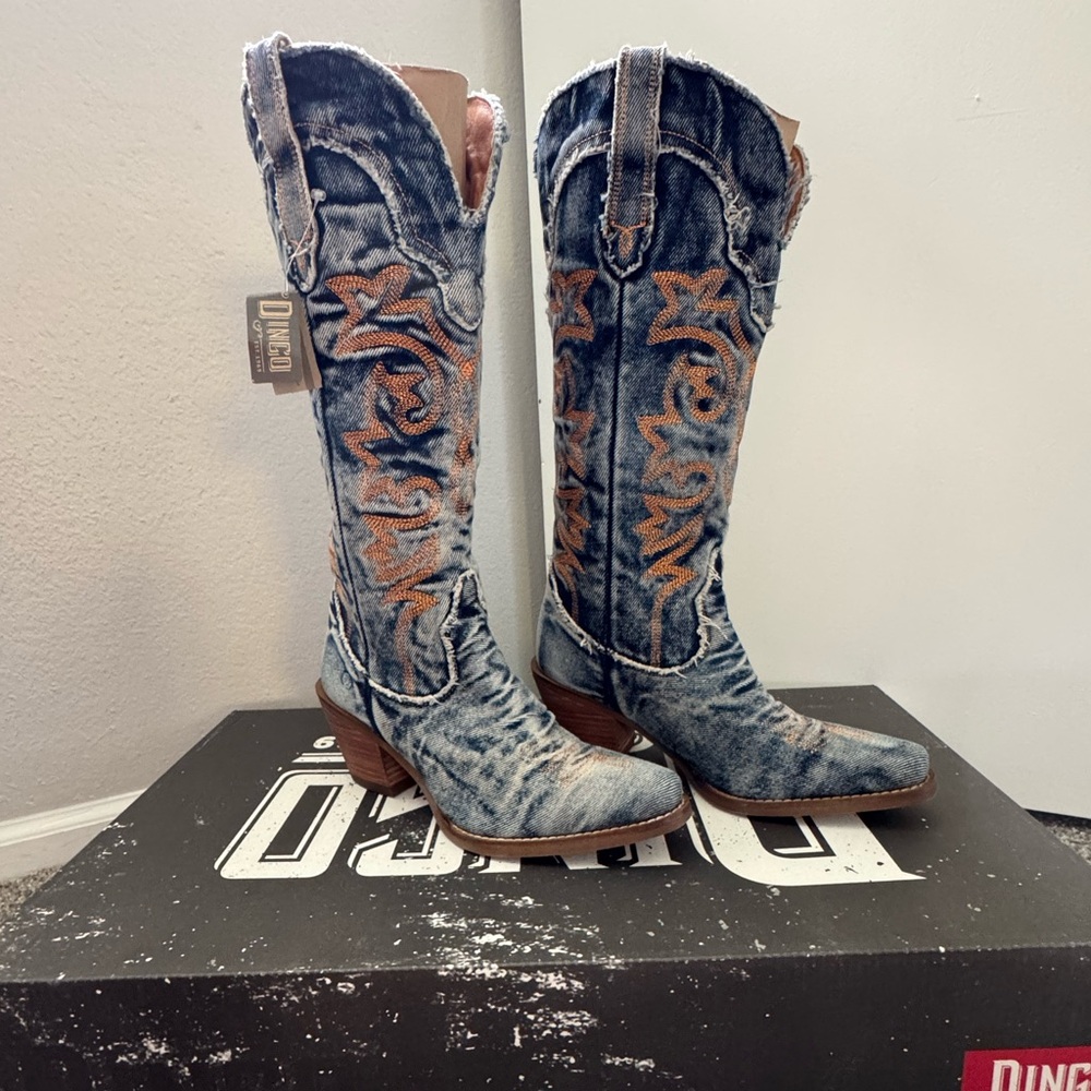 NWB Dingo Texas Tornado Denim Boot Size 7.5